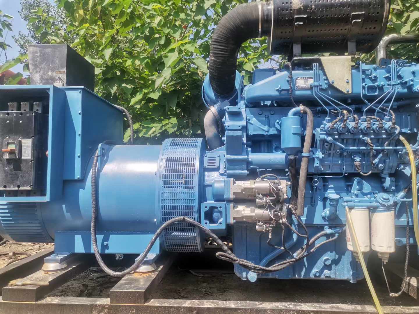 白朗详细说明降低 800kW 柴油发电机输出电流波动的方法
