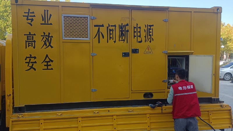 白朗柴油发电机组和UPS电源配合使用时,如何避免切换过程中的电力中断?