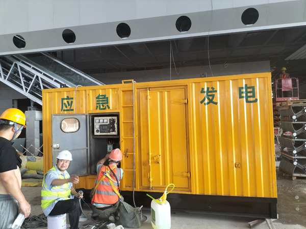 白朗怎样判断空气滤清器是否需要更换？